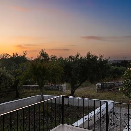 Villa Garden House With Pool, 10min To Center
