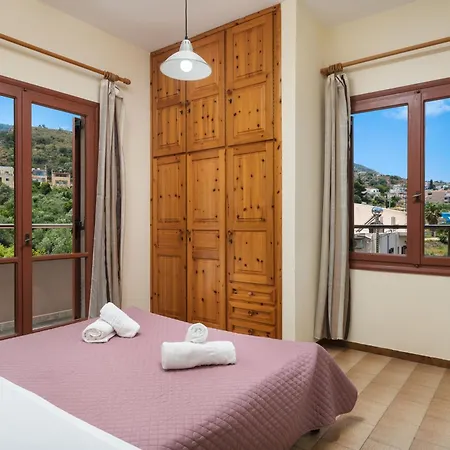 Villa Garden House With Pool, 10min To Center