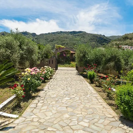 Garden House With Pool, 10min To Center Villa Nerokouros