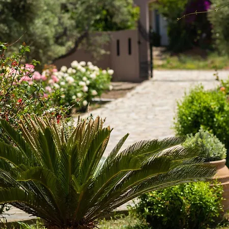 Villa Garden House With Pool, 10min To Center Nerokouros