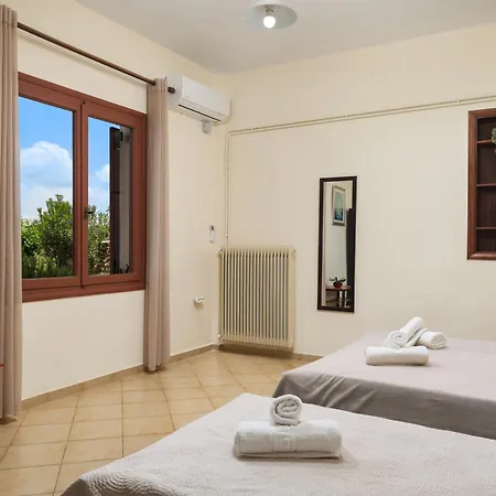 Villa Garden House With Pool, 10min To Center