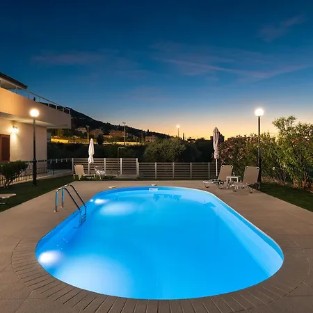Garden House With Pool, 10min To Center