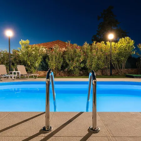 Villa Garden House With Pool, 10min To Center Nerokouros